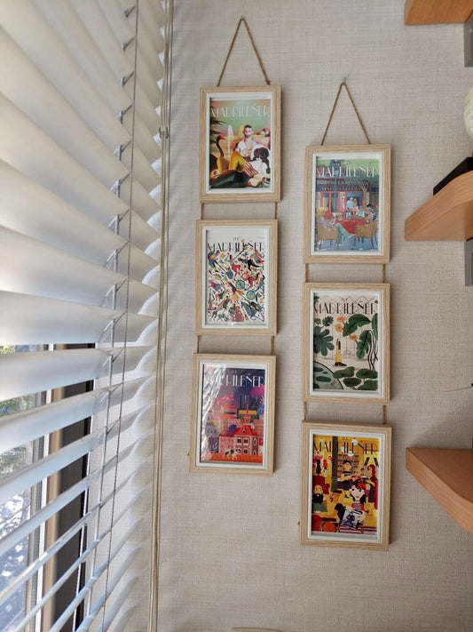 Pared con postales The Madrileñer una solución de decoración ideal para un pequeño rincón de la casa